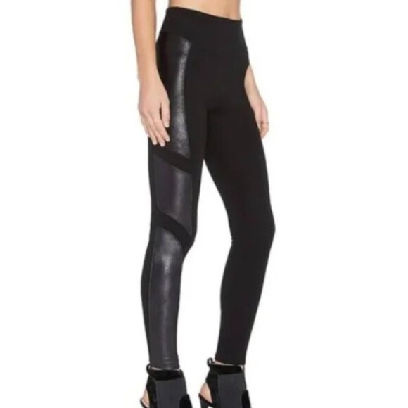 Spanx Black Faux Leather Side Panel Leggings Pull-On Stretch Size Medium Women's - Picture 1 of 11
